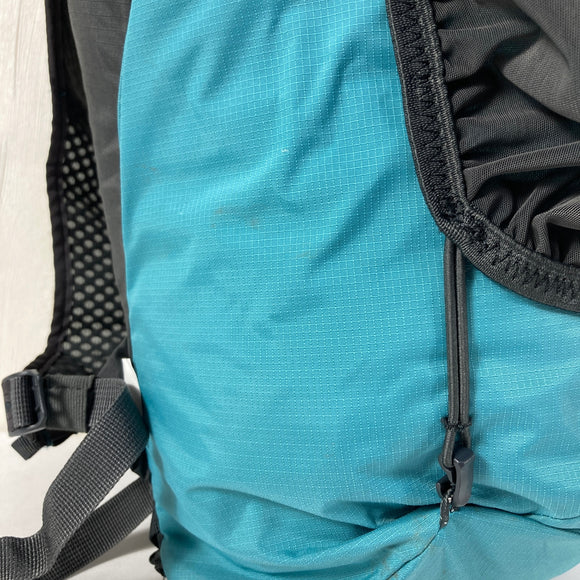 【Unisex OneSize ブルー系】 Simond ( シモン ) ロック 20 Rock 20 Ash Blue / Carbon Grey 20L クライミングバックパック 軽量 ヘルメットホルダー ナイロン バッグ ストレージ バックパック デイパック 容量【～29