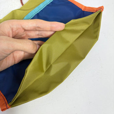 【OneSize グリーン系】 Cotopaxi（コトパクシ） リスタ 2L クロスボディ バッグ Lista 2L Crossbody Bag バッグ ストレージ サコッシュポーチ z00059759  サコッシュポーチ バッグ ストレージ
