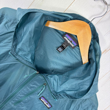 【Men's L ネイビー系】 2025 Patagonia ( パタゴニア ) フーディニ ジャケット Houdini Jacket Wetland Blue ( WLDB ) パッカブル 耐久撥水 リップストップ ナイロン ウェア トップス アウター ジャケット