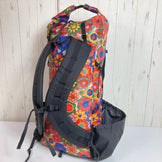 【S レッド系】 LiteAF（ライトエーエフ） プリンテッド ダイニーマ 30L カーブ フレームレス PRINTED DYNEEMA 30L CURVE FRAMELESS GROOVY BLOOMS バッグ ストレージ バックパック 容量【30L - 【公式】2ndGEAR（セカンドギア）Webショップ【登山用品・アウトドア用品専門 買取販売店】