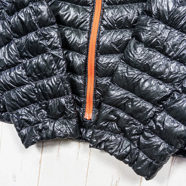 Mountain Hardwear Ghost Whisperer Down Jacket, Men's Size M, Black. This down jacket offers excellent insulation and is perfect for everyday wear.