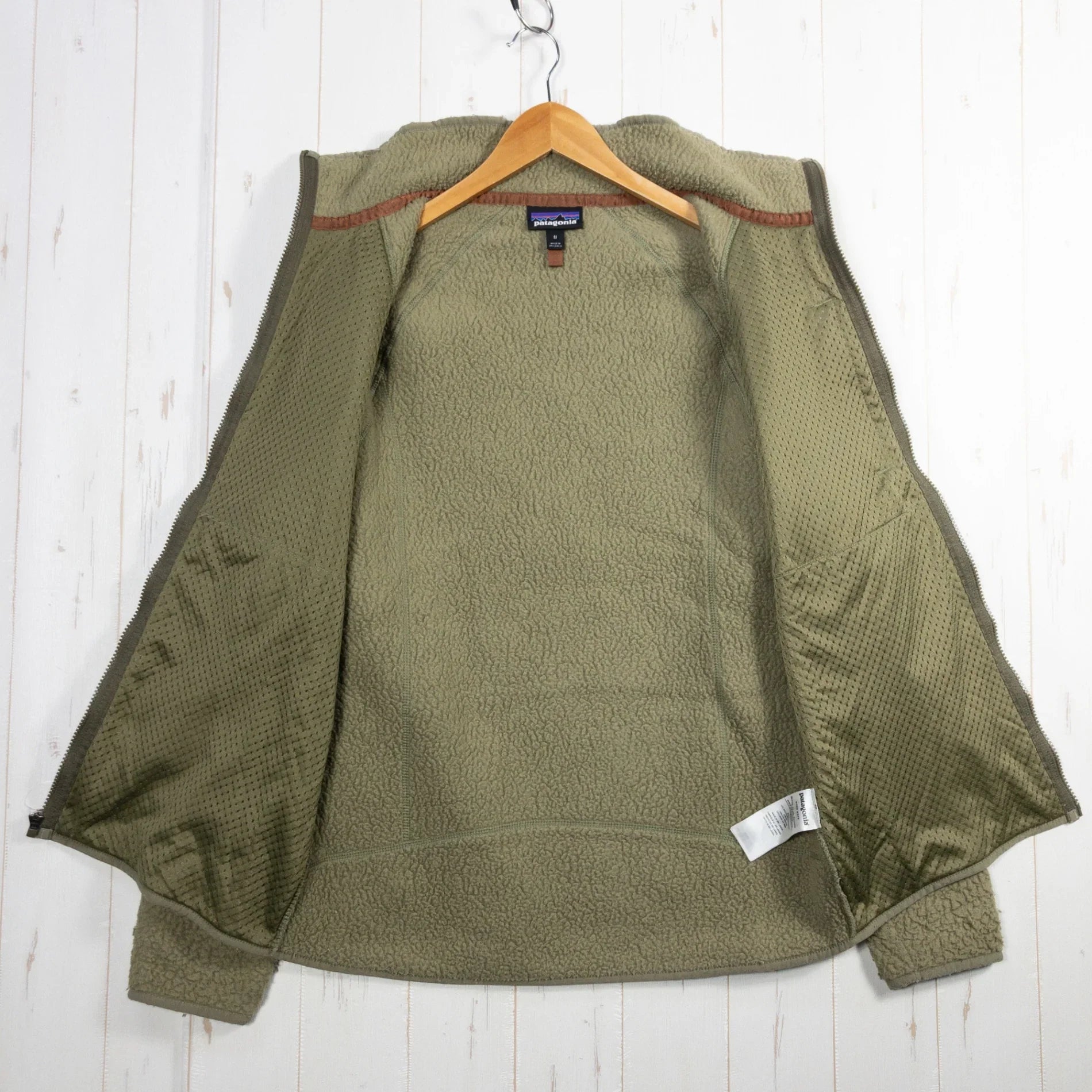 【Men's M ベージュ系】 2019 Patagonia ( パタゴニア ) レトロ パイル ジャケット SKA ポリエステル ウェア トップス アウター ジャケット フリース z00050610 SKA フリース アウター ジャケット トップス ウェア - 【公式】2ndGEAR（セカンドギア）Webショップ【登山用品・アウトドア用品専門 買取販売店】