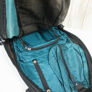 【OneSize ブラック系】 1990s Black Diamond ( ブラックダイヤモンド ) ジーニアス Genius 生産終了モデル 入手困難 バッグ ストレージ バックパック 容量【30L～54L】 z00051607 容量【30L～54L】 バックパ - 【公式】2ndGEAR（セカンドギア）Webショップ【登山用品・アウトドア用品専門 買取販売店】