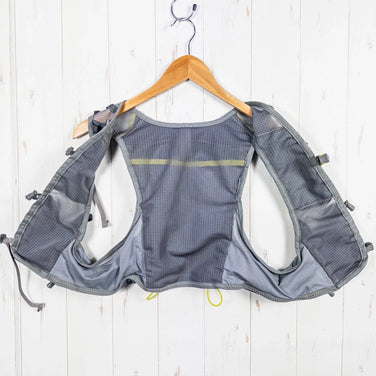 男女通用中灰色 Ultimate Direction Jurek FKT 黑曜石背心，Scott Jurek 签名款。收纳背包/日用背包。