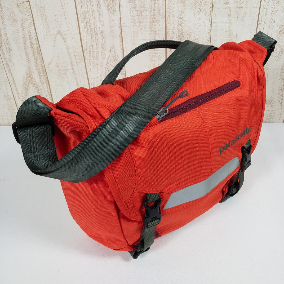 [One Size Red] Patagonia Mini Mass 12L Messenger Bag Courier Bag Shoulder Bag Discontinued Model Hard to Find 48267 CCRL Catalan Coral Shoulder Bag