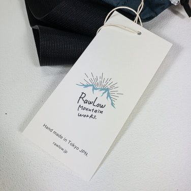 【Unisex OneSize ネイビー系】 Rawlow Mountain Works ( ロウロウマウンテンワークス ) ピステン パック （ボーゲンエディション）Pisten Pack（BOGEN edition） インディゴ ボーゲン コラボ ナイロン バッグ ストレージ - 【公式】2ndGEAR（セカンドギア）Webショップ【登山用品・アウトドア用品専門 買取販売店】