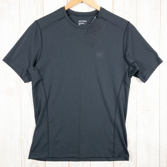【Men's S チャコール系】 Arcteryx ( アークテリクス ) モータス クルー ショートスリーブ Motus Crew Short Sleeve ポリエステル X000007173 International Men's ブラックヘザー | Black - 【公式】2ndGEAR（セカンドギア）Webショップ【登山用品・アウトドア用品専門 買取販売店】
