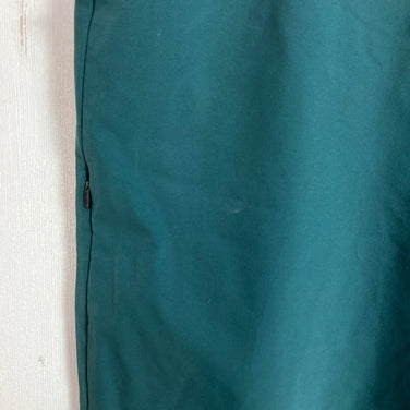 The North Face Verb Pant, Women's Size L, Green. This nylon softshell long pants are perfect for bottoms. Product code: z00054127.