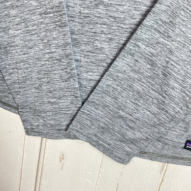 【Men's XS グレー系】 2023 Patagonia ( パタゴニア ) ロングスリーブ キャプリーン クール デイリー グラフィック シャツ Long-Sleeved Capilene Cool Daily Graphic Shirt ポリエステル ウェア