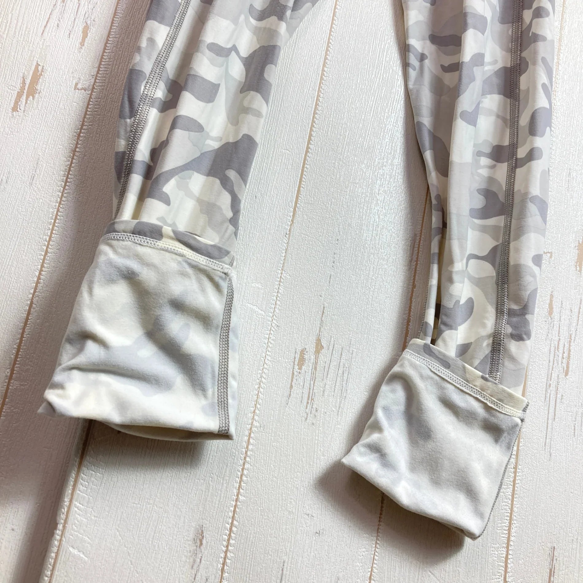 【Men's M ホワイト系】 Skins ( スキンズ ) コンプレッションタイツ カモ ナイロン ウェア ボトムス タイツ z00051878 カモ タイツ ボトムス ウェア - 【公式】2ndGEAR（セカンドギア）Webショップ【登山用品・アウトドア用品専門 買取販売店】