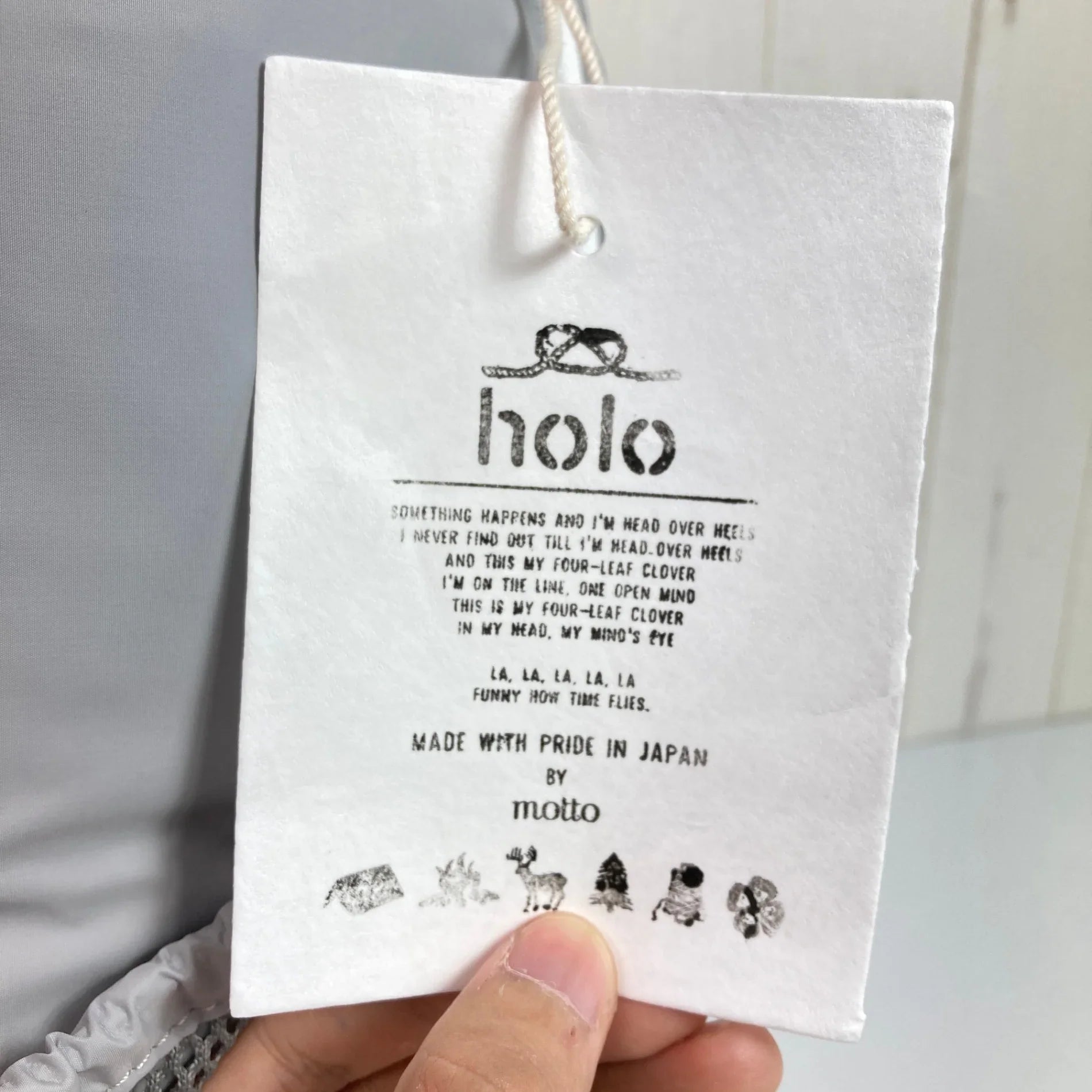 【OneSize グレー系】 holo（ホロ） オーブエム Orb M Light Gray x White ナイロン バッグ ストレージ バックパック デイパック 容量【～29L】 z00052139 Light Gray x White デイパック 容量【～2 - 【公式】2ndGEAR（セカンドギア）Webショップ【登山用品・アウトドア用品専門 買取販売店】