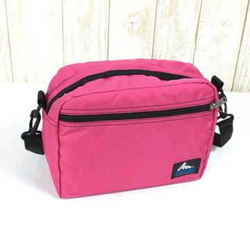 【OneSize ピンク系】Gregory ( グレゴリー ) パデッドショルダー ポーチ Lサイズ Padded Shoulder Pouch L フューシャ 青タグ 旧タグ アメリカ製 生産終了モデル 入手困難 ショルダーバッグ バッグ ストレージ - 【公式】2ndGEAR（セカンドギア）Webショップ【登山用品・アウトドア用品専門 買取販売店】