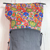 【S レッド系】 LiteAF（ライトエーエフ） プリンテッド ダイニーマ 30L カーブ フレームレス PRINTED DYNEEMA 30L CURVE FRAMELESS GROOVY BLOOMS バッグ ストレージ バックパック 容量【30L - 【公式】2ndGEAR（セカンドギア）Webショップ【登山用品・アウトドア用品専門 買取販売店】