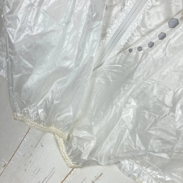 Mountain Hardwear Ghost Whisperer Hooded Jacket, Men's Size Small, White. Nylon outerwear, windshield, and top.