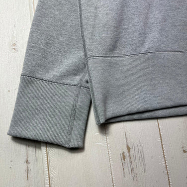 男士中灰色 2020 Rawlow Mountain Works Zodiac 卫衣，山鼠图案。已停产，很难找到。