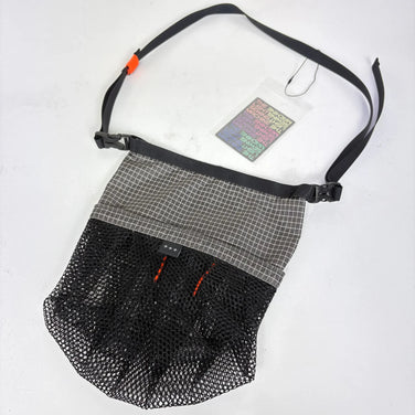 【OneSize ブラック系】 Light Sewing Machine ( ライトソーイングマシン ) ザ フューチャー The Future  インクブラック（ブラックストラップ） z00057430 インクブラック（ブラックストラップ） サコッシュポーチ バッ