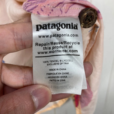 【Women's 2 ベージュ系】 2020 Patagonia ( パタゴニア ) ライトウェイト パタロハ シャツ Lightweight Pataloha Shirt SHVP レーヨン ウェア トップス インナー シャツ ショートスリーブシャツ  z000604