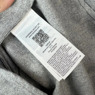 Norrona Tamok 男女通用中灰色羊毛纯色衬衫 2313 Drizzle Melange。难得一见的羊毛上衣、内衣、长袖衬衫。