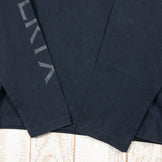 【Men's XS ブラック系】 Arcteryx ( アークテリクス ) キャプティブ アークワード ロングスリーブ Captive Arc Word Long Sleeve オーガニックコットン X000006544 Men's コットン ロングスリーブTシャツ - 【公式】2ndGEAR（セカンドギア）Webショップ【登山用品・アウトドア用品専門 買取販売店】