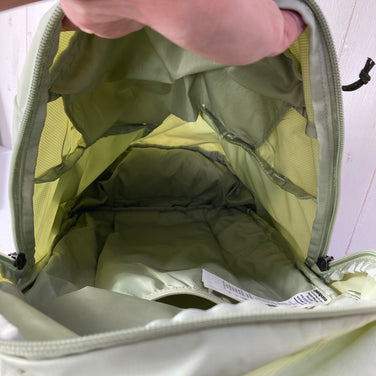 【Unisex OneSize グリーン系】 2023 Patagonia ( パタゴニア ) テラヴィア パック 22L Terravia Pack 22L SLVG / Salvia Green レインカバー付属 給水パック対応 ナイロン バッグ ストレージ バックパック デ
