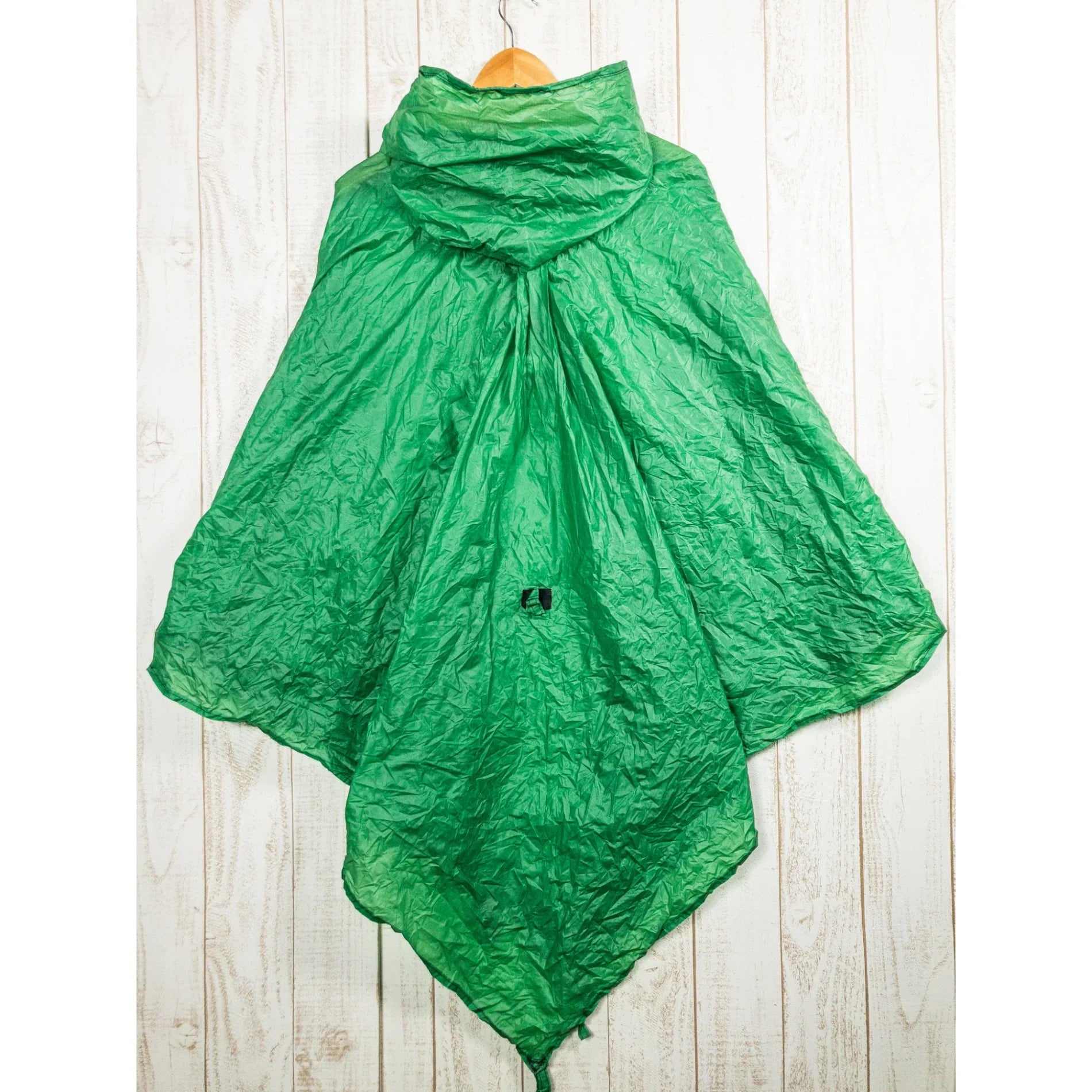 【OneSize グリーン系】 Anti Gravity Gear ( アンチグラビティギア ) ポンチョ ヴィラ Poncho Villa ケリー・グリーン ナイロン ウェア ポンチョ z00051668 ケリー・グリーン ポンチョ ウェア - 【公式】2ndGEAR（セカンドギア）Webショップ【登山用品・アウトドア用品専門 買取販売店】
