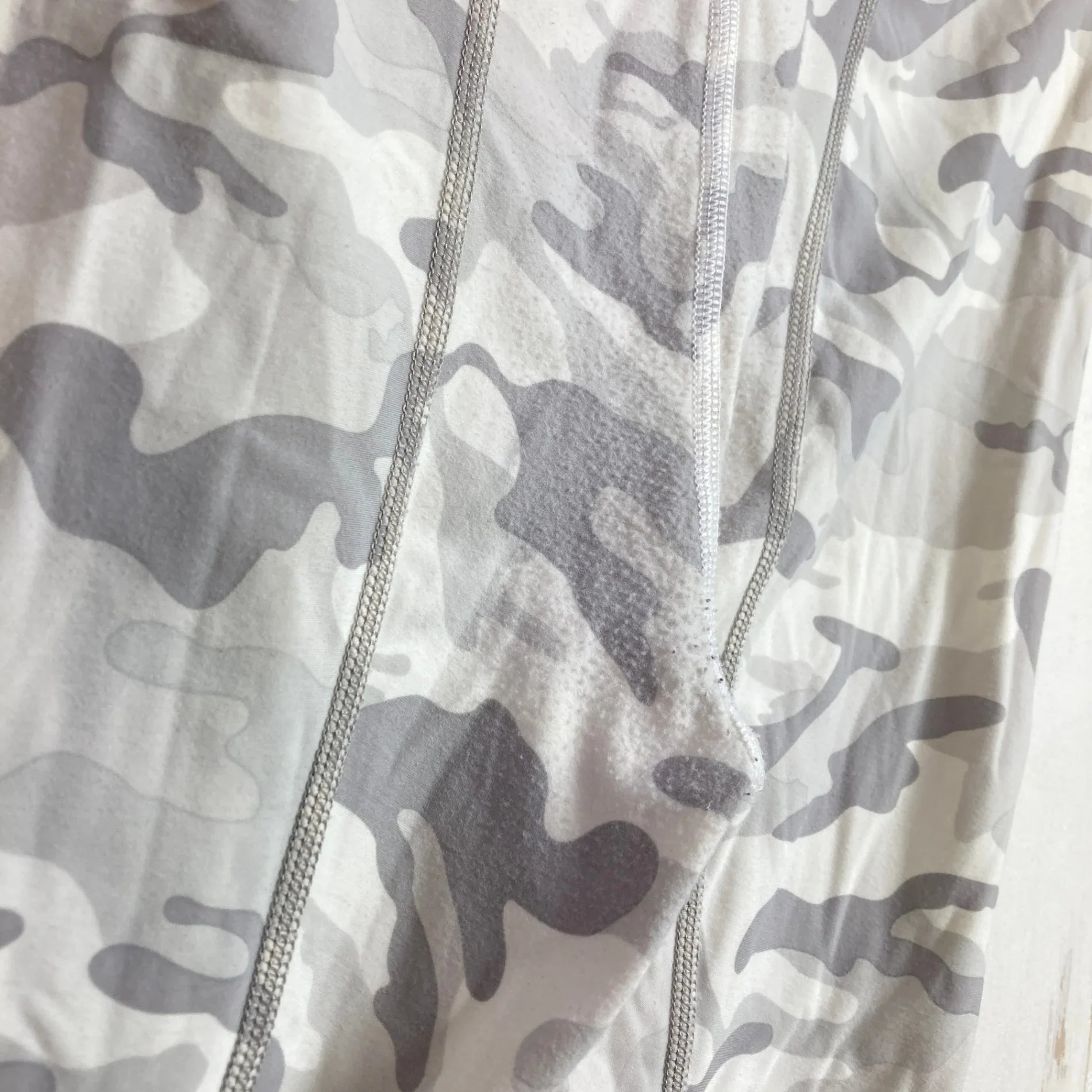 【Men's M ホワイト系】 Skins ( スキンズ ) コンプレッションタイツ カモ ナイロン ウェア ボトムス タイツ z00051878 カモ タイツ ボトムス ウェア - 【公式】2ndGEAR（セカンドギア）Webショップ【登山用品・アウトドア用品専門 買取販売店】