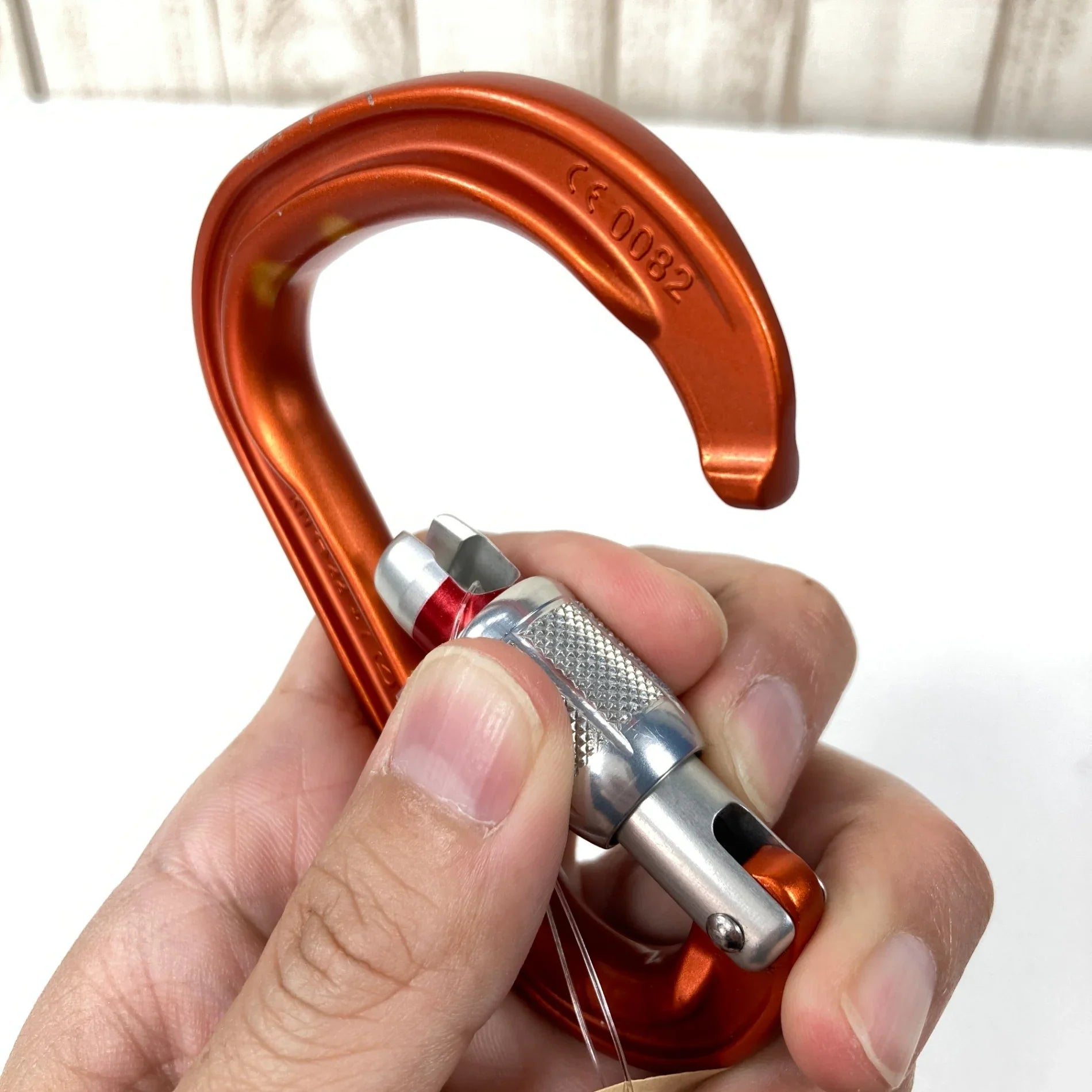 【OneSize オレンジ系】 Petzl ( ペツル ) SL アタッシュ SL Attache ロッククライミングギア z00051024 ロッククライミングギア - 【公式】2ndGEAR（セカンドギア）Webショップ【登山用品・アウトドア用品専門 買取販売店】