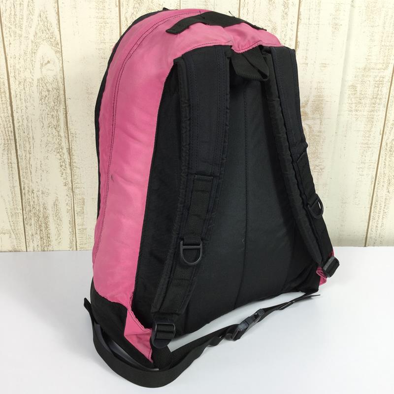 [One Size Pink] Gregory Classic Daypack 26L Fuchsia Blue Tag Old Tag Made in USA Backpack Hard to Find Fuchsia / Blue Letter Tag Daypack Capacity [