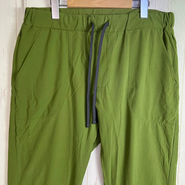 男女通用 L 码绿色 Static 全地形滑雪裤 #1 Kei 特别版。难得一见的 Moonlight Gear 联名款尼龙裤，采用软壳尼龙面料。