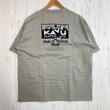 【Men's M ベージュ系】 Kavu ( カブー ) 別注 ビッグシルエット ロゴバックプリント Tシャツ Exclusive Oversized Logo Back-Print T-Shirt グレイッシュ ベージュ 2026SS FREAK'S STORE
