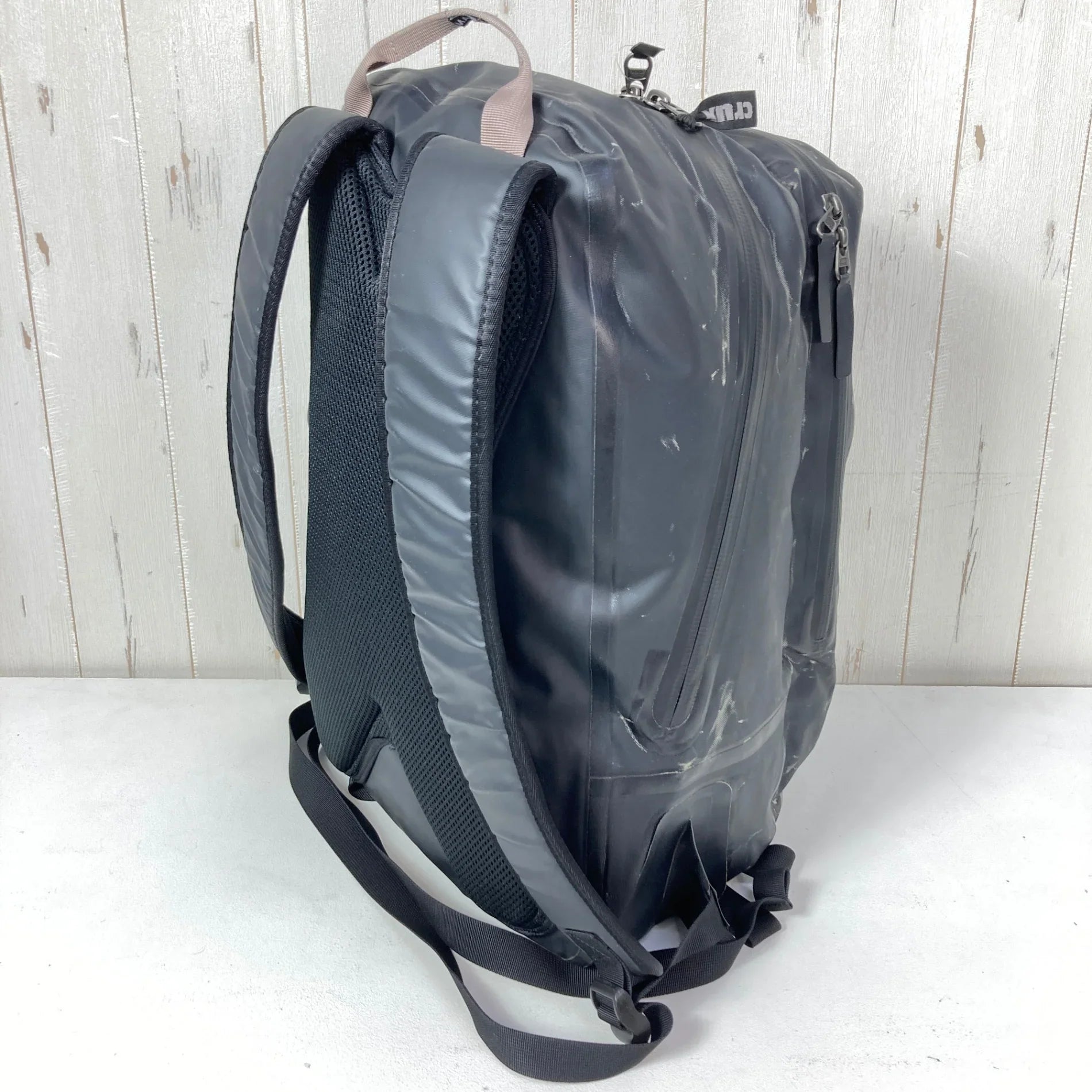 【OneSize ブラック系】 Crux ( クラックス ) マグ 28 Mag 28 ナイロン バッグ ストレージ バックパック デイパック 容量【～29L】 z00058671  デイパック 容量【～29L】 OneSize ブラック系】 Crux ( クラックス ) マグ 28 Mag 28 ナイロン