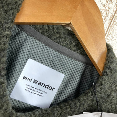 【Women's M グリーン系】 And Wander ( アンドワンダー ) リ ウール ジェーキュー クルー ネック Re Wool JQ Crew Neck ウール 574-3284061 Asian Women's フリース アウター ジャケット トップス - 【公式】2ndGEAR（セカンドギア）Webショップ【登山用品・アウトドア用品専門 買取販売店】
