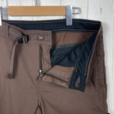 男士小号棕色 Prana 七分工装裤，已停产款式，很难找到。尼龙软壳短裤 (z00054297)。