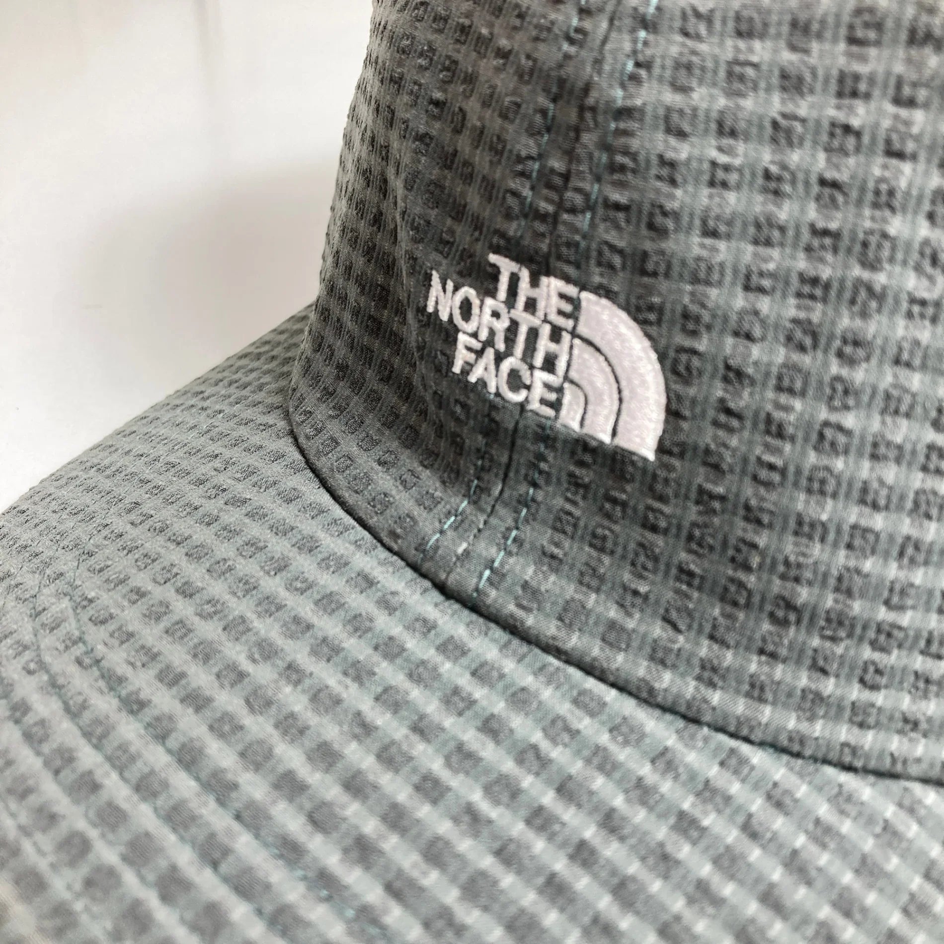 【Kid's OneSize グレー系】 The North Face ( ザ・ノースフェイス ) サマークーリングキャップ ポリエステル ウェア ウェア小物 ヘッドウェア キャップ z00052629 キャップ ヘッドウェア ウェア小物 ウェア - 【公式】2ndGEAR（セカンドギア）Webショップ【登山用品・アウトドア用品専門 買取販売店】
