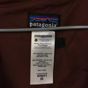 【Women's XS レッド系】Patagonia ( パタゴニア ) リディア ジャケット Lidia Jacket Thermogreen インサレーション フーディ 27380 International Women's 化繊インサレーション アウター ジャケット トップス ウェア - 【公式】2ndGEAR（セカンドギア）Webショップ【登山用品・アウトドア用品専門 買取販売店】