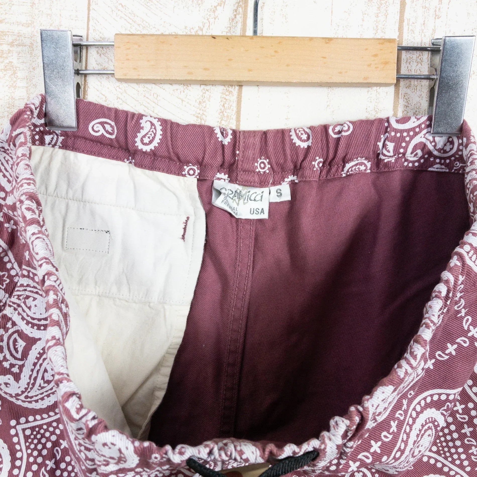 【Men's S レッド系】 Gramicci ( グラミチ ) ペイズリー ショートパンツ Paisley Short Pants コットン ウェア ボトムス ショーツ ショートパンツ z00051069 ショーツ ショートパンツ ボトムス ウェア - 【公式】2ndGEAR（セカンドギア）Webショップ【登山用品・アウトドア用品専門 買取販売店】