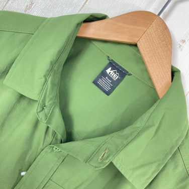 【Men's S グリーン系】 Rei ( アールイーアイ ) トレイルメイド ショートスリーブ シャツ Trailmade SS Shirt WoodLand Olive 入手困難 ナイロン ウェア トップス インナー シャツ ショートスリーブシャツ 化繊 z00