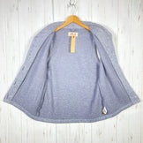 Sanseisha 男士中灰色 Caravan 针织抓绒背心。这款涤纶抓绒背心是任何造型的完美搭配。产品代码：z00054614。