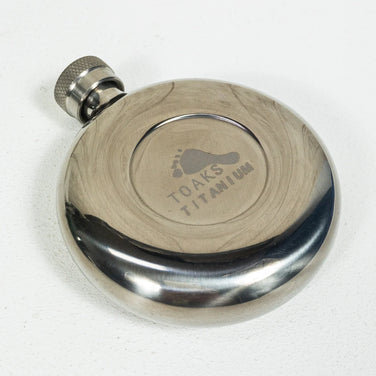 【OneSize グレー系】 Toaks ( トークス ) チタニウム ワイン フラスク 150ml Titanium Wine Flask 150ml クックウェア クッカー コッフェル z00051728 クッカー コッフェル クックウェア - 【公式】2ndGEAR（セカンドギア）Webショップ【登山用品・アウトドア用品専門 買取販売店】