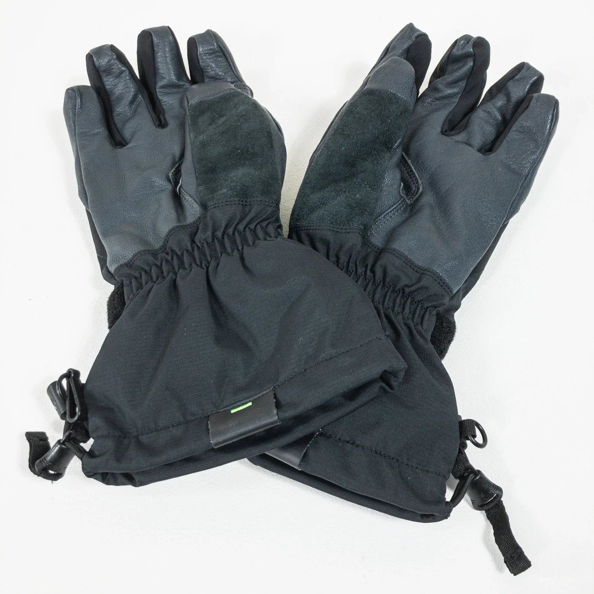 【Unisex S ブラック系】 Black Diamond ( ブラックダイヤモンド ) エンフォーサー グローブ Enforcer Glove 化繊ダウン ウェア ウェア小物 グローブ 手袋 GORE-TEX ( ゴアテックス ) z00050775 グローブ - 【公式】2ndGEAR（セカンドギア）Webショップ【登山用品・アウトドア用品専門 買取販売店】