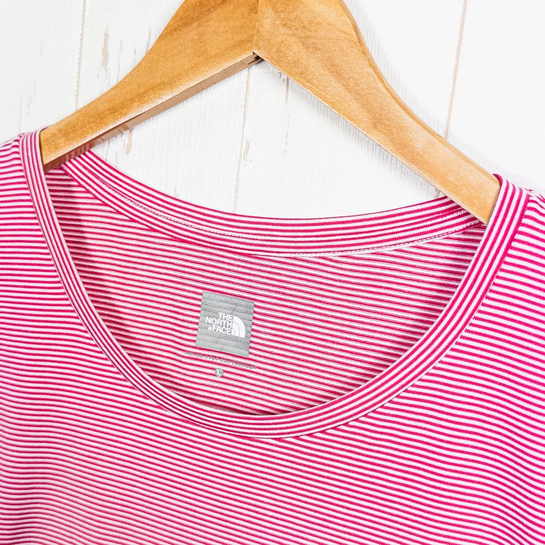 【Women's L レッド系】 The North Face ( ザ・ノースフェイス ) ショート スリーブ テンセル ストレッチ クルー S/S Tencel Stretch Crew ポリエステル ウェア トップス インナー シャツ ショートスリーブTシャツ ク - 【公式】2ndGEAR（セカンドギア）Webショップ【登山用品・アウトドア用品専門 買取販売店】