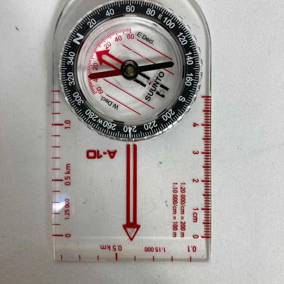 【OneSize クリアー系】 Suunto ( スント ) A-10 NH コンパス A-10 NH Compass 北半球用 ベースプレート式 地図 z00061423  地図