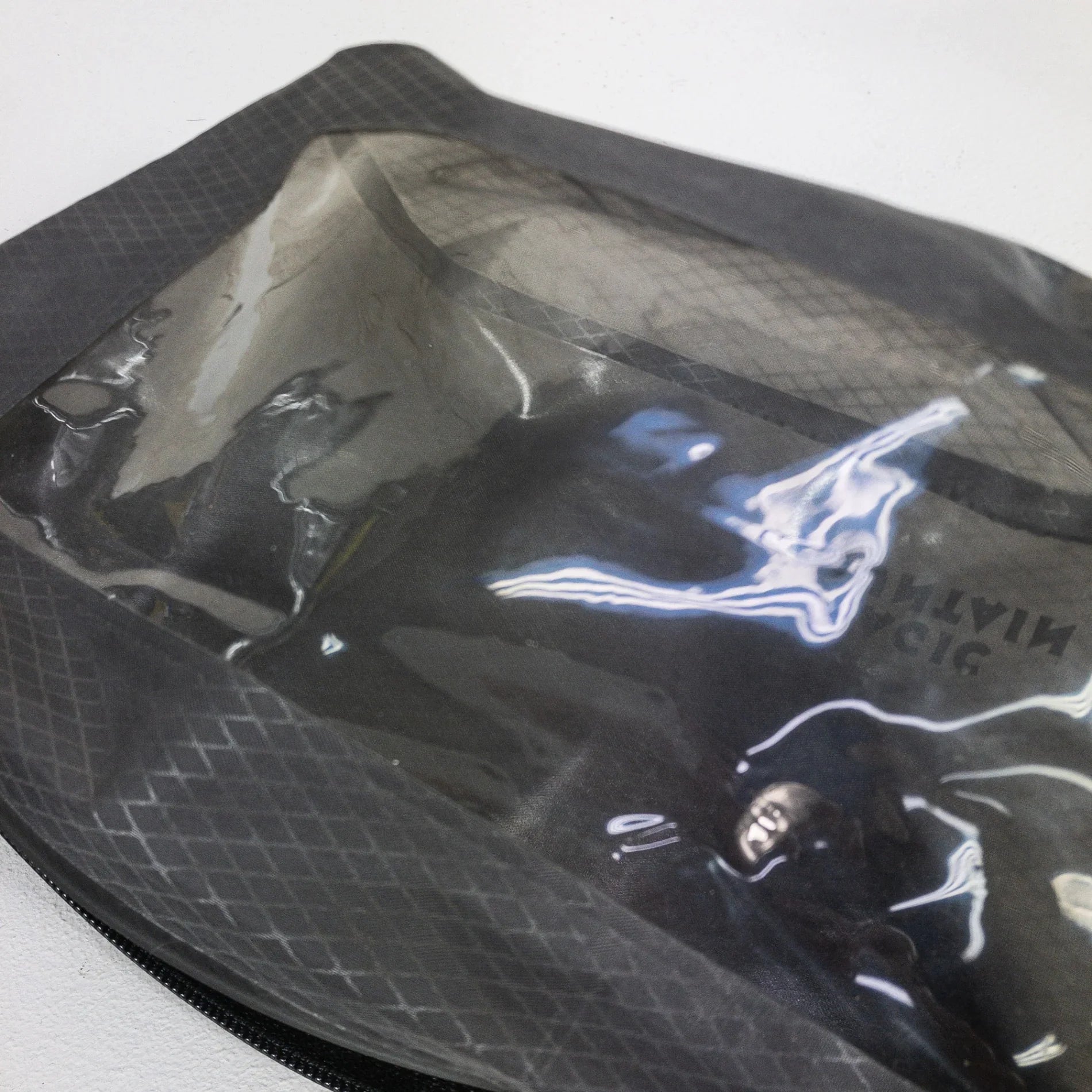 【M グレー系】 Magic Mountain ( マジックマウンテン ) シームレスドライサコッシュ M バッグ ストレージ サコッシュポーチ z00051247 サコッシュポーチ バッグ ストレージ - 【公式】2ndGEAR（セカンドギア）Webショップ【登山用品・アウトドア用品専門 買取販売店】