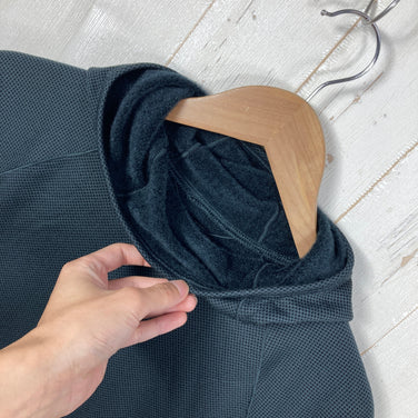 【Women's S ブラック系】 Mountain Hardwear ( マウンテンハードウェア ) エアメッシュ フーディ AirMesh Long Sleeve Hoody Octa リバーシブル ポリエステル ウェア トップス アウター ジャケット フリース T