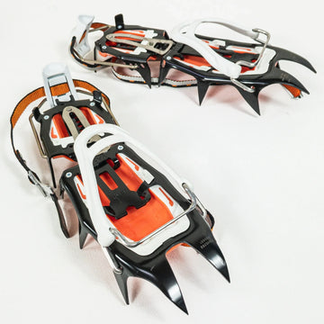 【OneSize ホワイト系】 Petzl ( ペツル ) バザック レバーロック ユニバーサル 12本爪ワンタッチ / セミワンタッチアイゼン スチール ウィンターギア クランポン アイゼン z00050501 クランポン アイゼン ウィンターギア - 【公式】2ndGEAR（セカンドギア）Webショップ【登山用品・アウトドア用品専門 買取販売店】