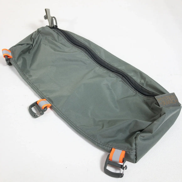 【OneSize グリーン系】 Mystery Ranch ( ミステリーランチ ) クイック アタッチ ゾイド バッグ Quick Attach Zoid Bag ナイロン 4L フォリッジ | Foliage 外付けポーチ バッグ ストレージ - 【公式】2ndGEAR（セカンドギア）Webショップ【登山用品・アウトドア用品専門 買取販売店】