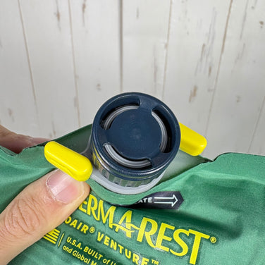 【OneSize グリーン系】 Thermarest ( サーマレスト ) ネオエアー ベンチャー レギュラー NeoAir Venture R ポリエステル スリーピングシステム マット スリーピングパッド エアマット z00054905  エアマット マット ス