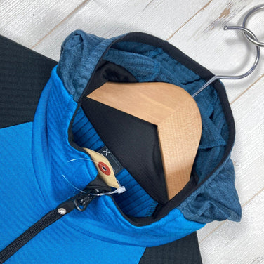 Montura Men's Stretch Color Hoody Jacket, Size Small, Blue. Polyester fleece outerwear jacket with Polartec Power Grid (z000).