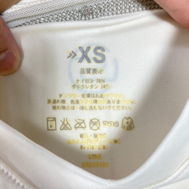 【Men's XS ホワイト系】 Skins ( スキンズ ) コンプレッション Vネック シャツ ナイロン ウェア トップス インナー シャツ ロングスリーブシャツ 化繊 z00059863  化繊 ロングスリーブシャツ インナー シャツ トップス ウェア