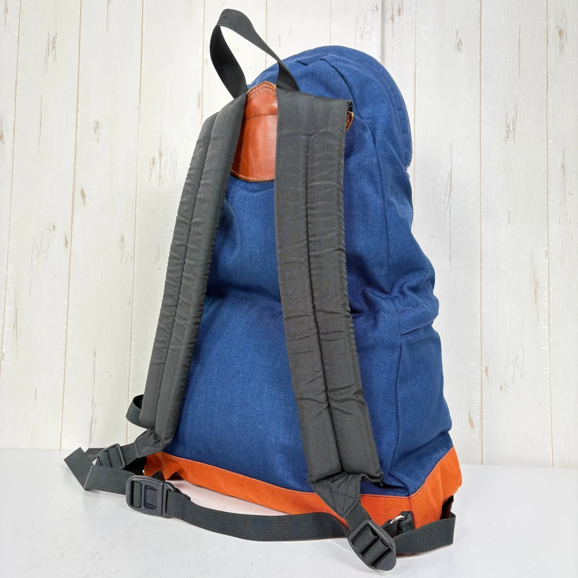【OneSize ネイビー系】 1980s The North Face ( ザ・ノースフェイス ) デイパック Day Pack 生産終了モデル 入手困難 茶タグ 旧タグ コーデュラナイロン製 アメリカ製 ナイ OneSize ネイビー系】 1980s The North Face ( ザ・ノースフェイス
